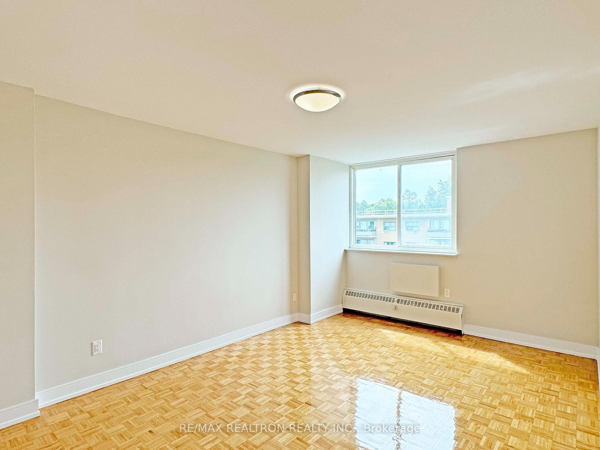 10 Shallmar Boulevard Unit 607 photo 9