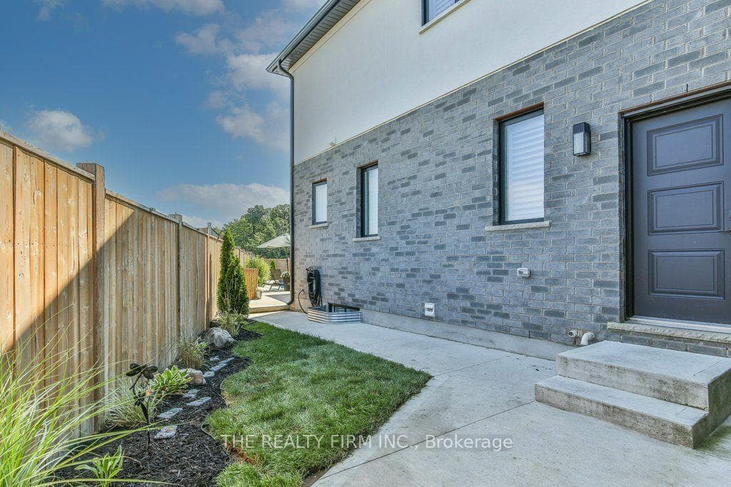 4 SYCAMORE Road photo 44
