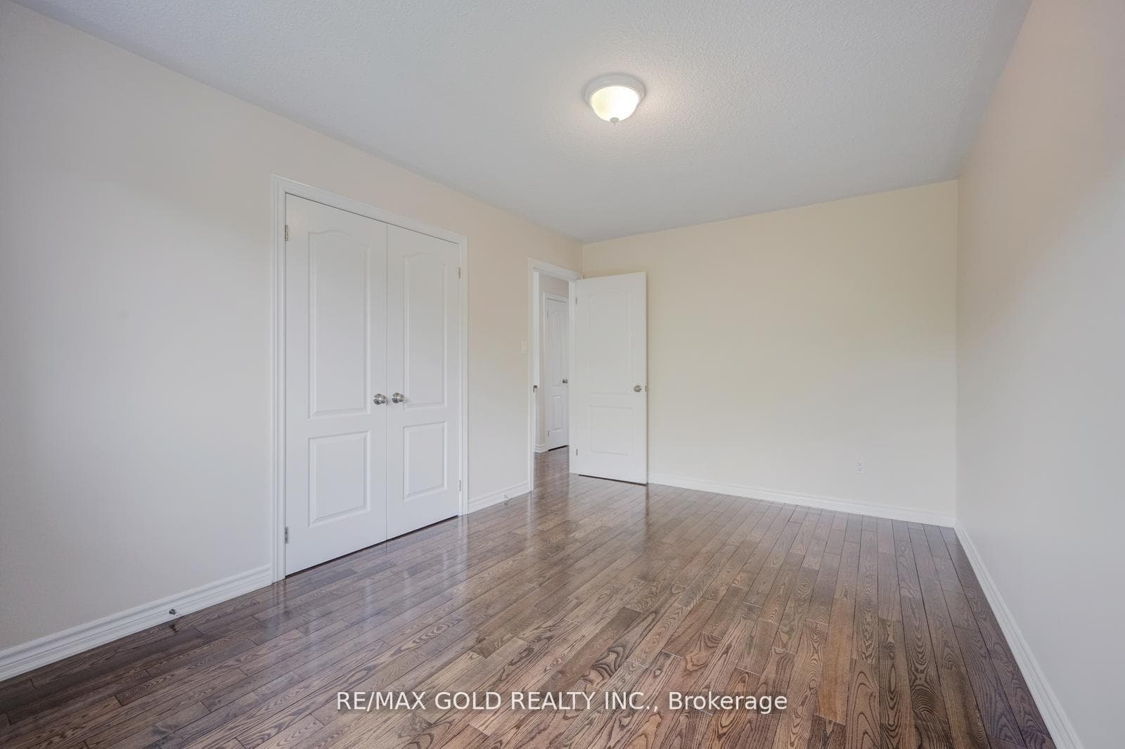 6258 Atherly Crescent photo 19