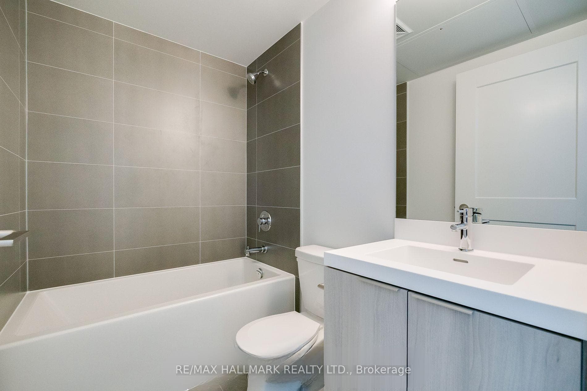 8 Widmer Street Unit 4005 photo 12