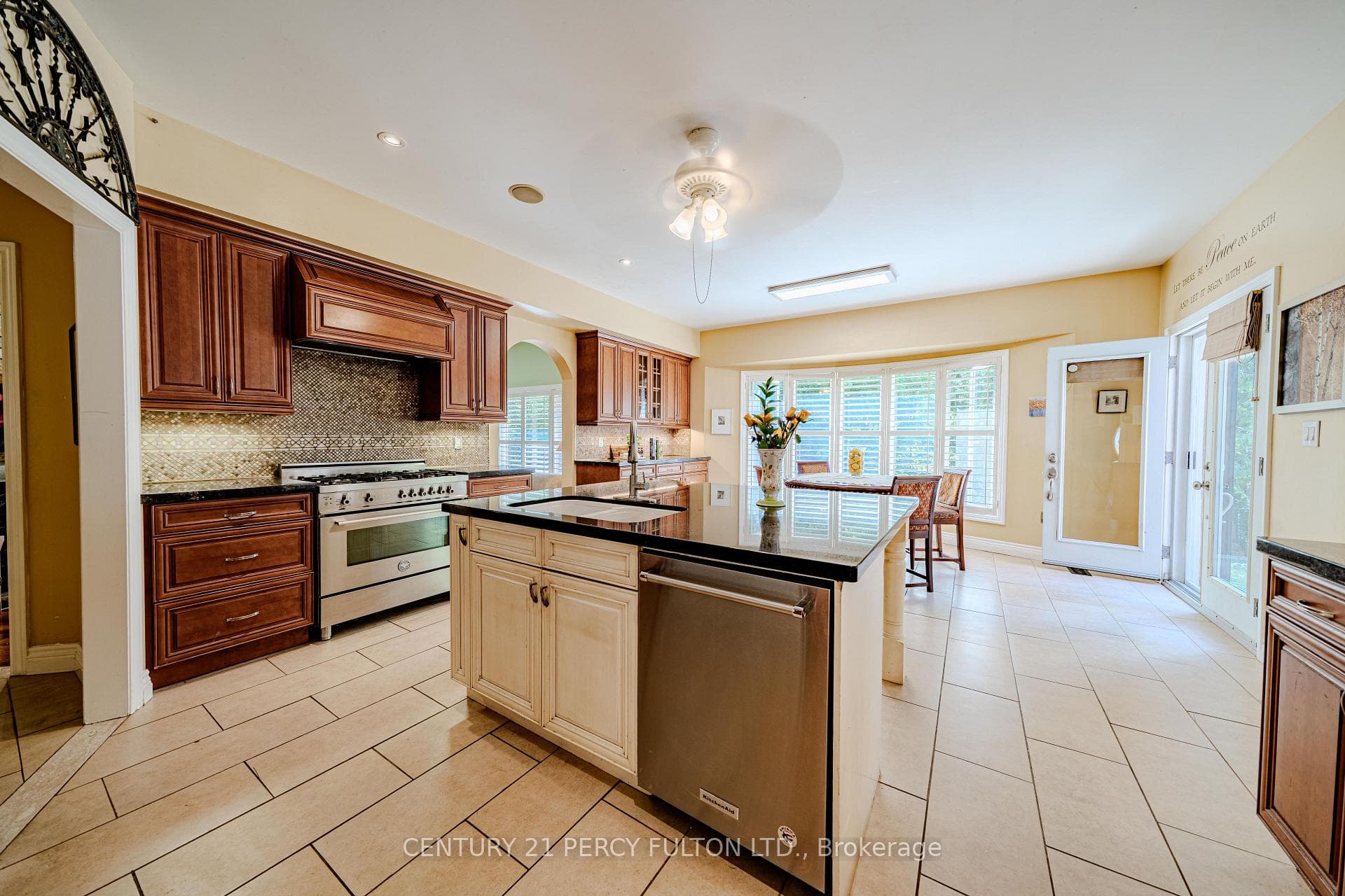 30 Willowgate Dr - kitchen
