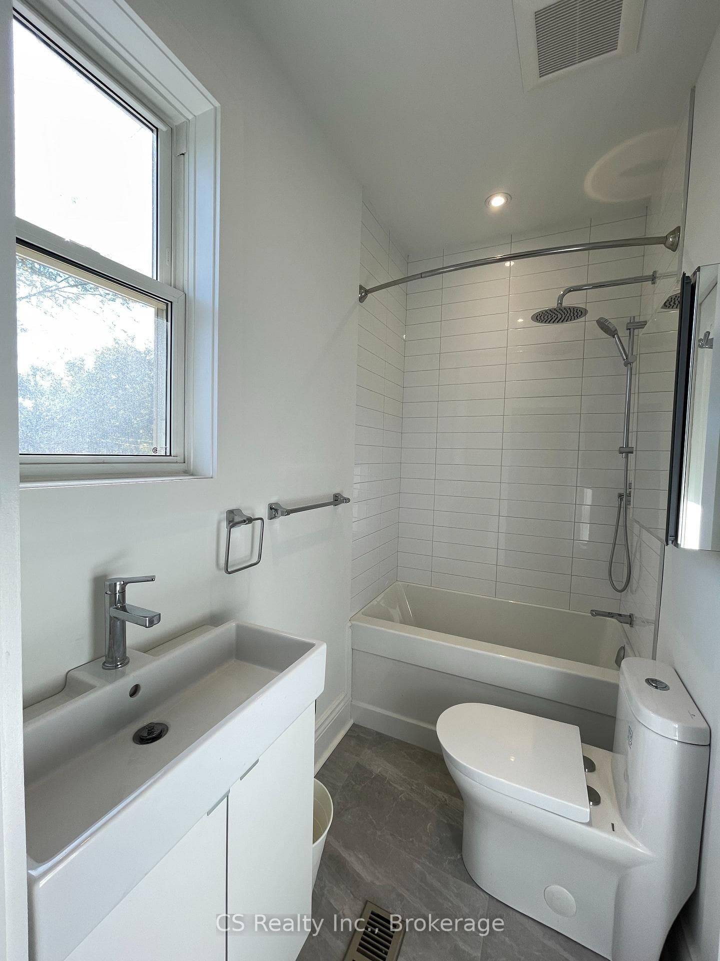 2133 Gerrard Street Unit 1 photo 7