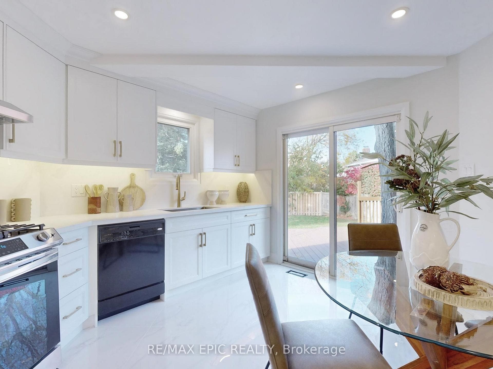 26 Bluffwood Drive photo 16