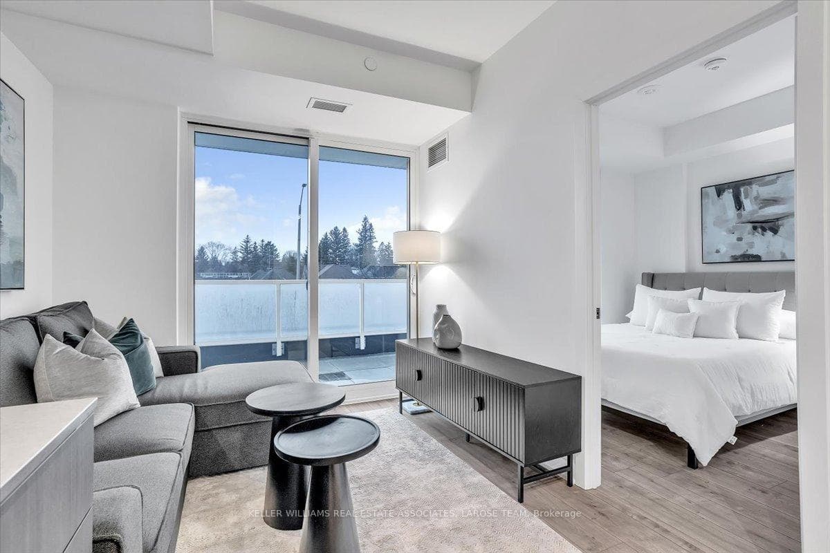 215 Lakeshore Road Unit 205 photo 6