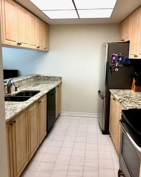 77 Harbour Square Unit 409 photo 8