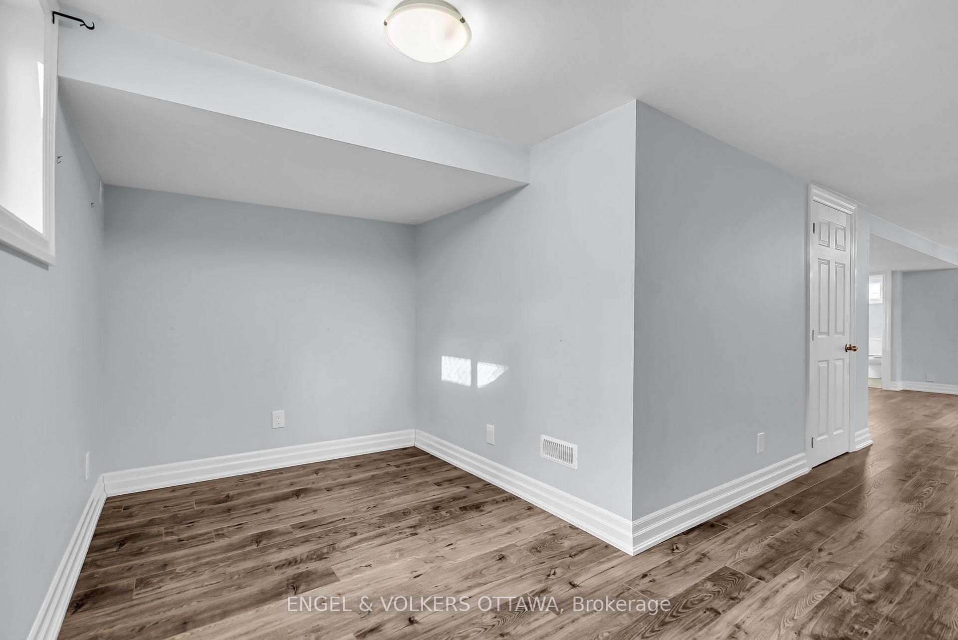 2966 Richmond Road Unit B photo 11