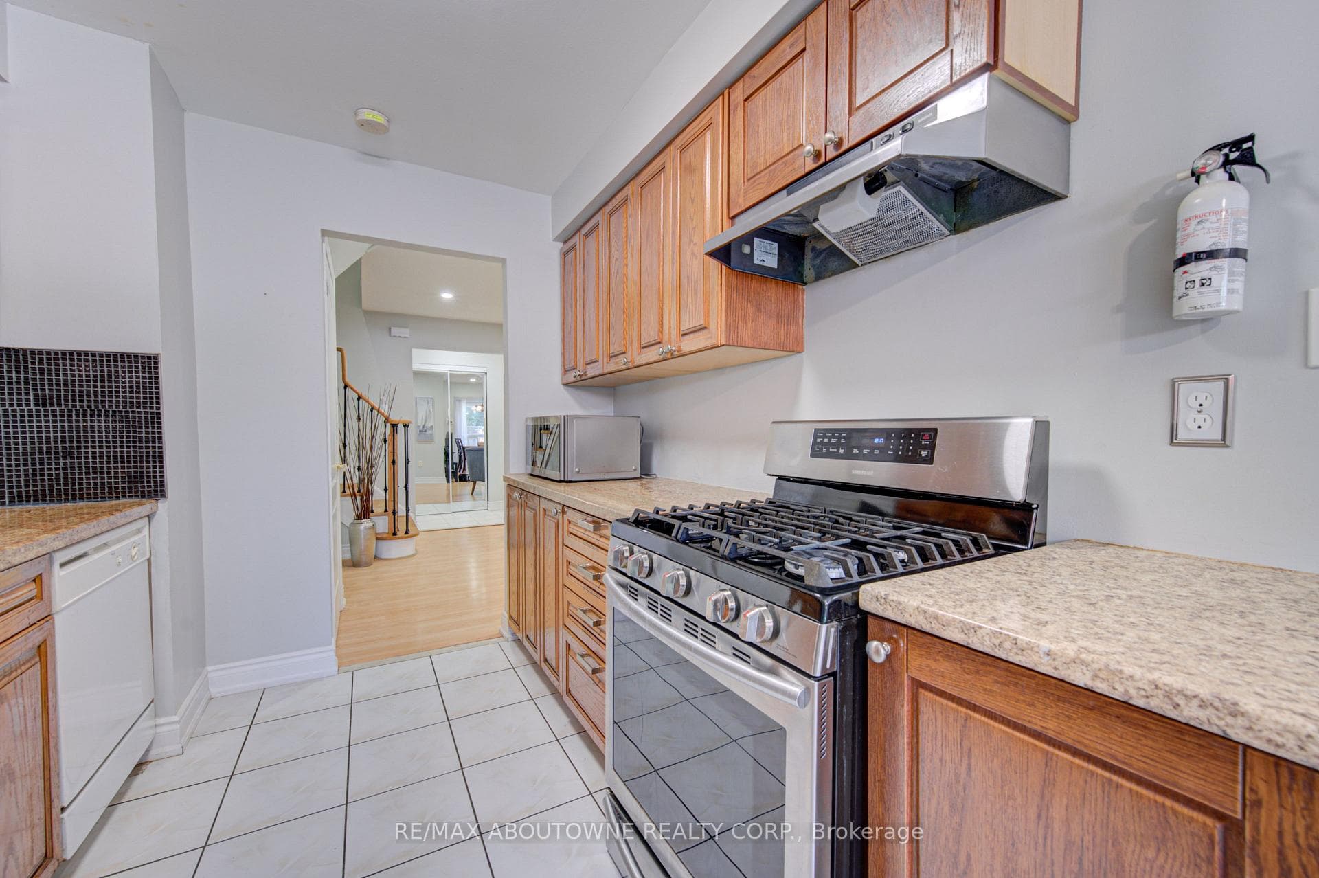 1140 Avondale Drive photo 8