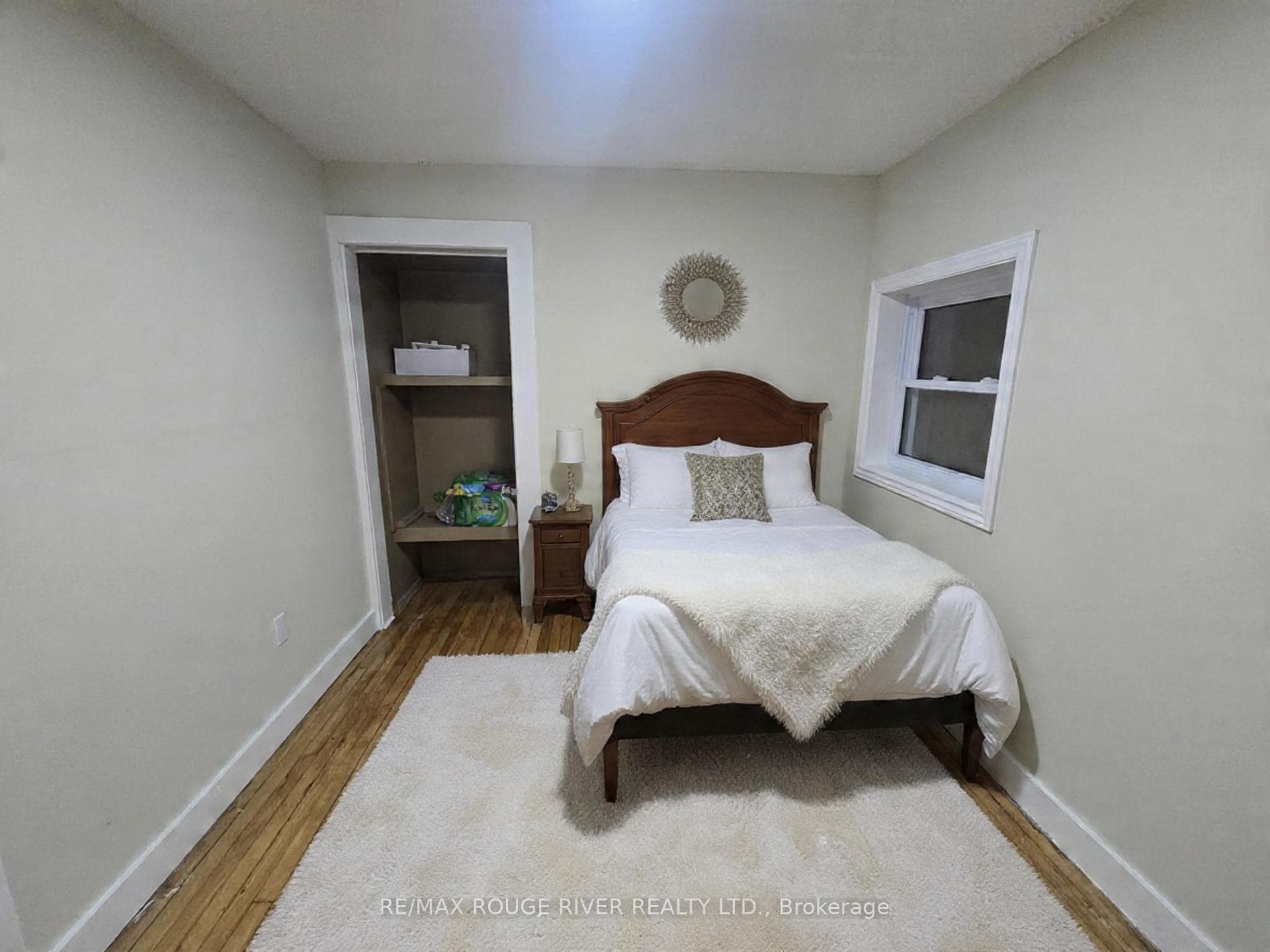 264 University Avenue photo 12