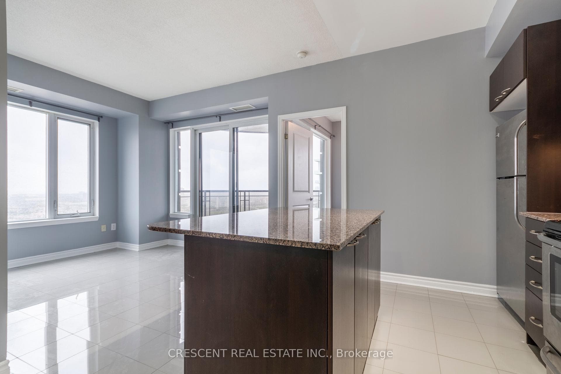 385 Prince Of Wales Drive Unit 3002 photo 2