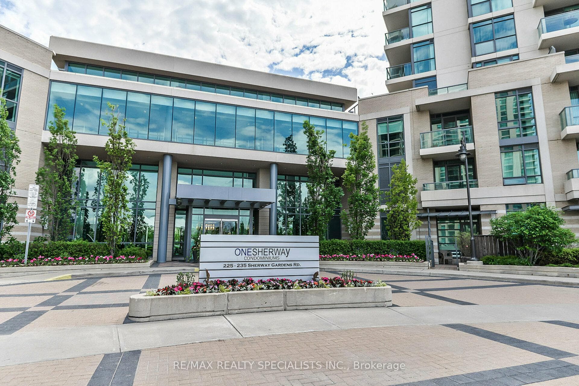 235 Sherway Gardens Road Unit 1609 photo 1