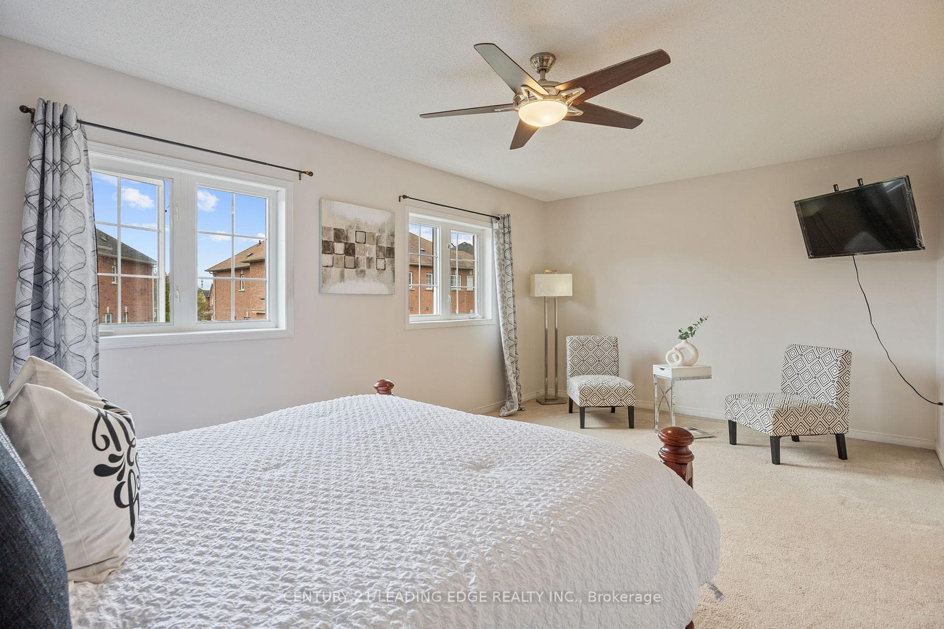 18 Thorp Crescent photo 21