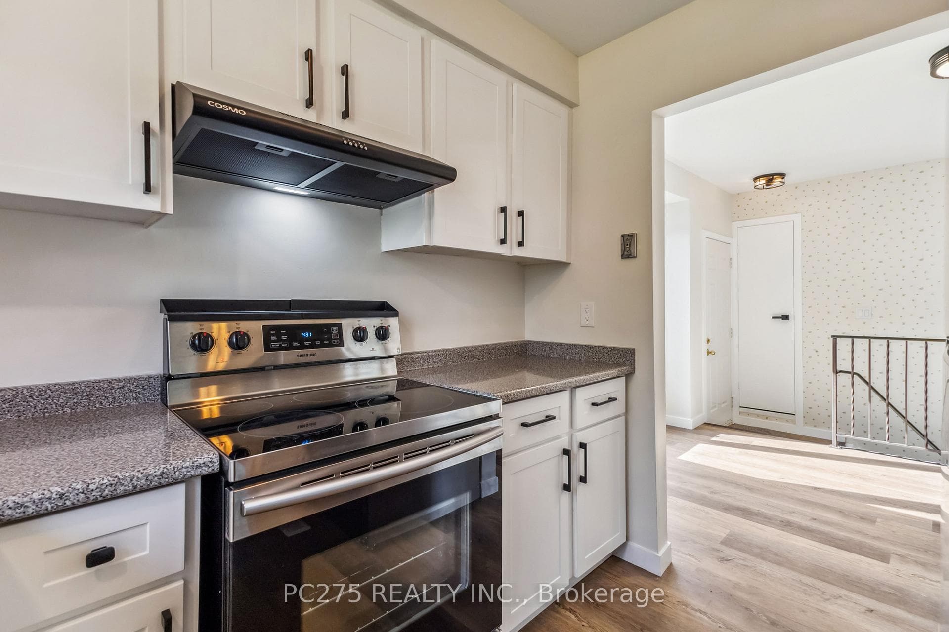 107 Inverary Crescent photo 15