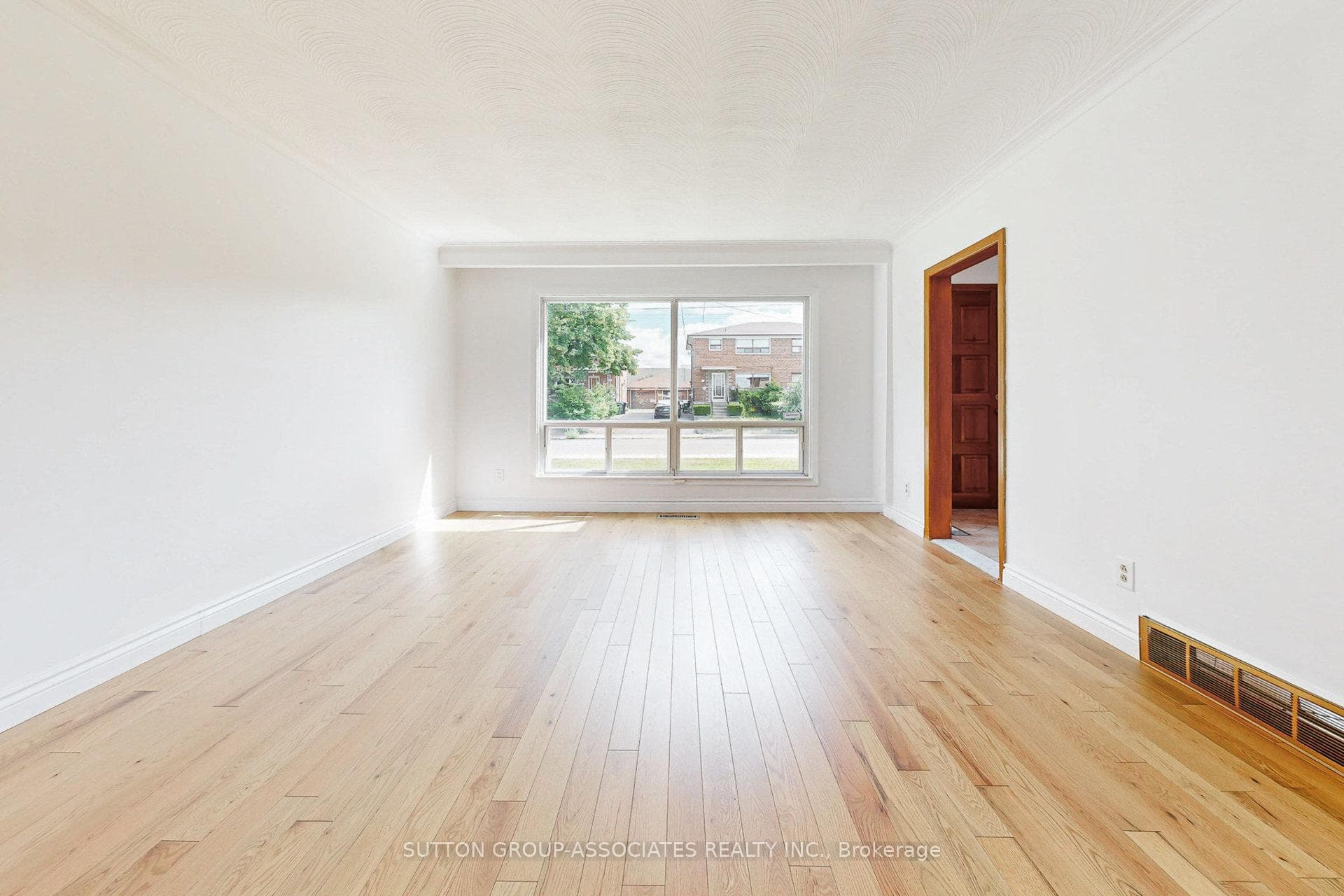 22 Woodenhill Court photo 10