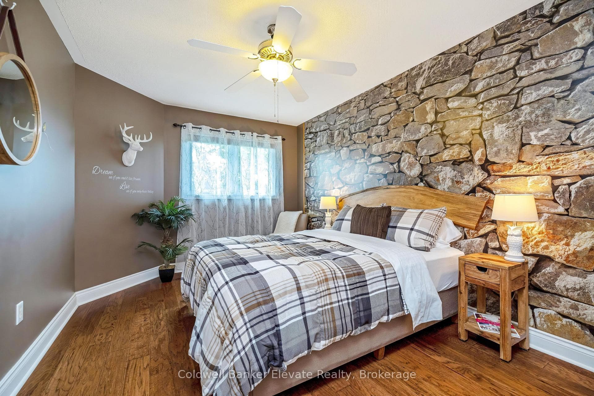 52 Curry Crescent photo 32