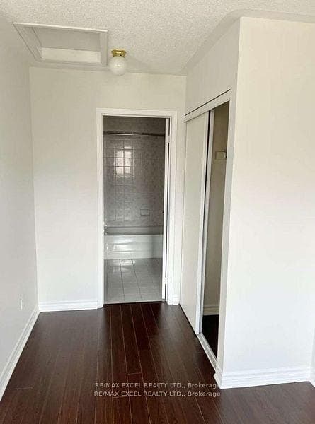 28 Rosebank Drive Unit 1010 photo 14