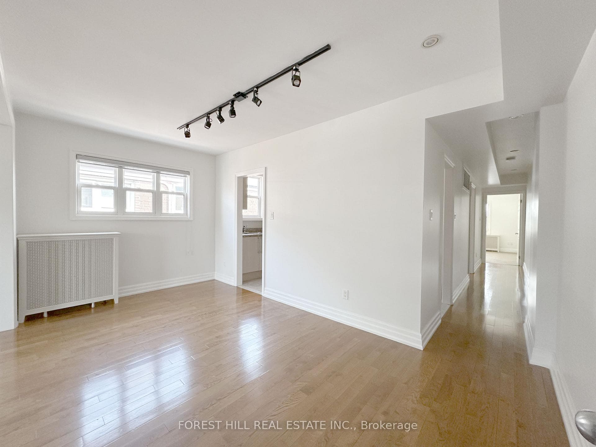 1003 Avenue Road Unit 2 (Upper) photo 8