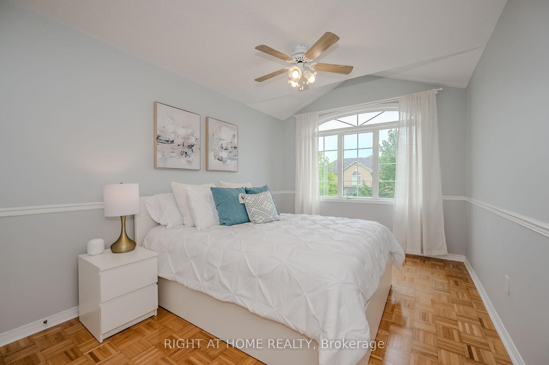 81 Ronan Crescent photo 23