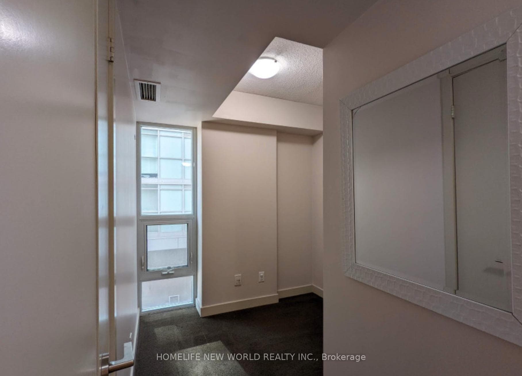 126 Simcoe Street Unit 303 photo 7