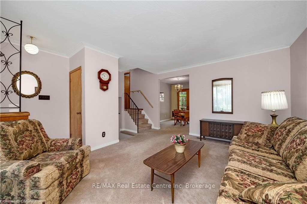 8 STEWARTTOWN Road photo 4