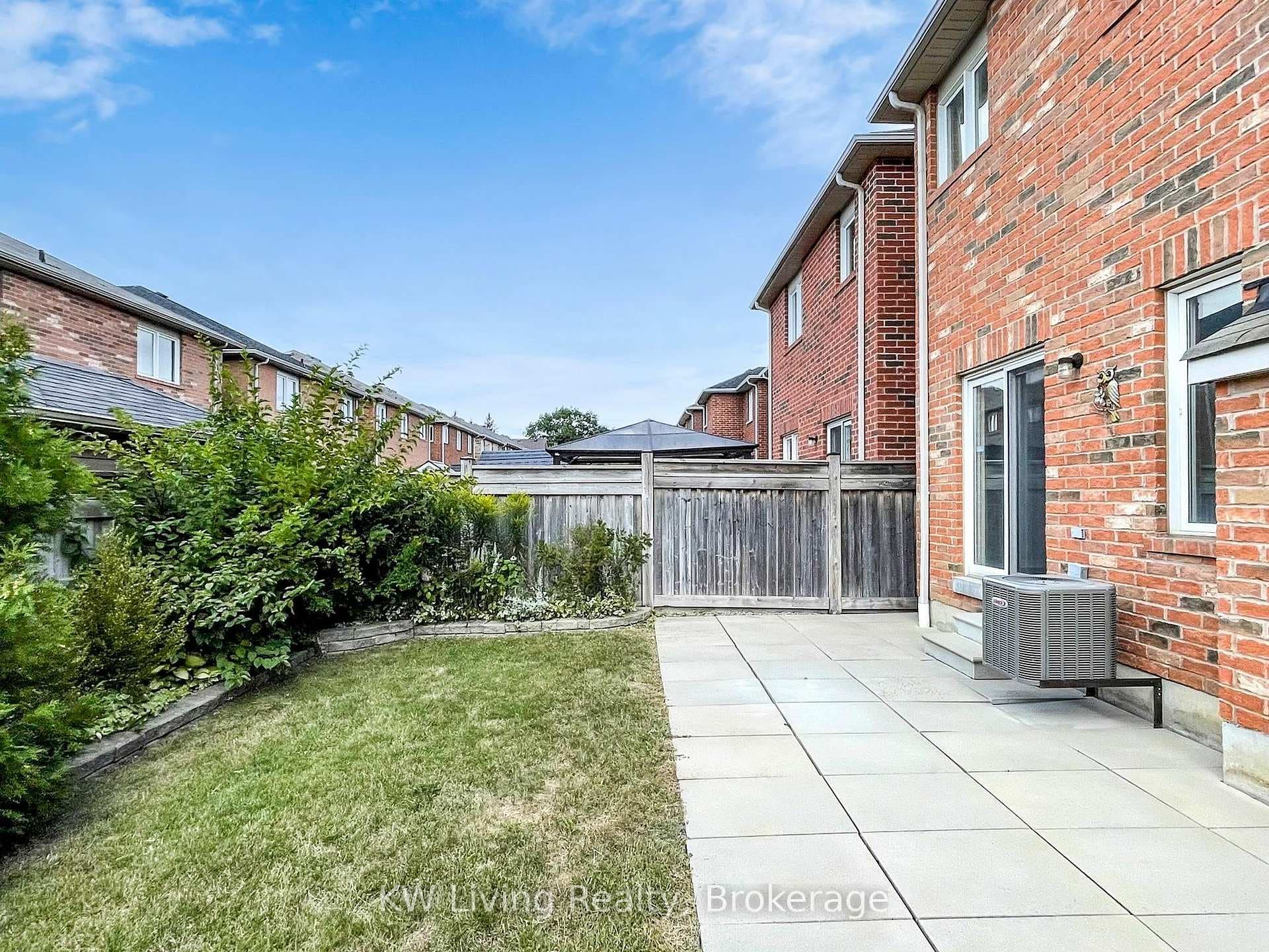 38 Coronet Street photo 42