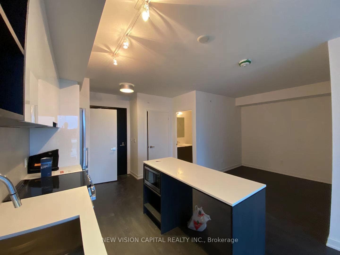 31 Tippett Road Unit 430 photo 3