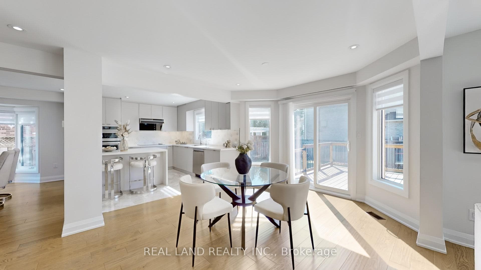 172 Manhattan Drive photo 14