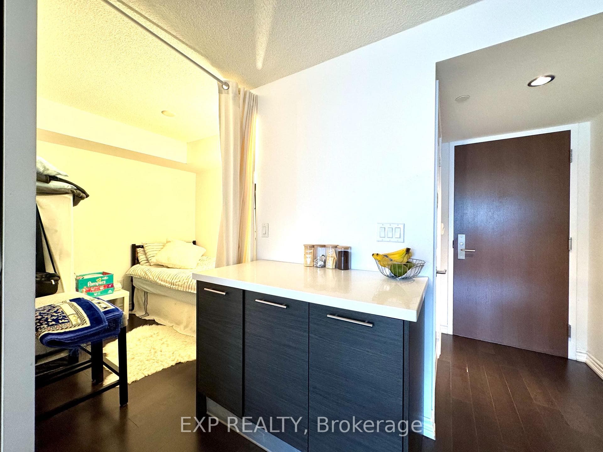 386 Yonge Street Unit 1512 photo 10