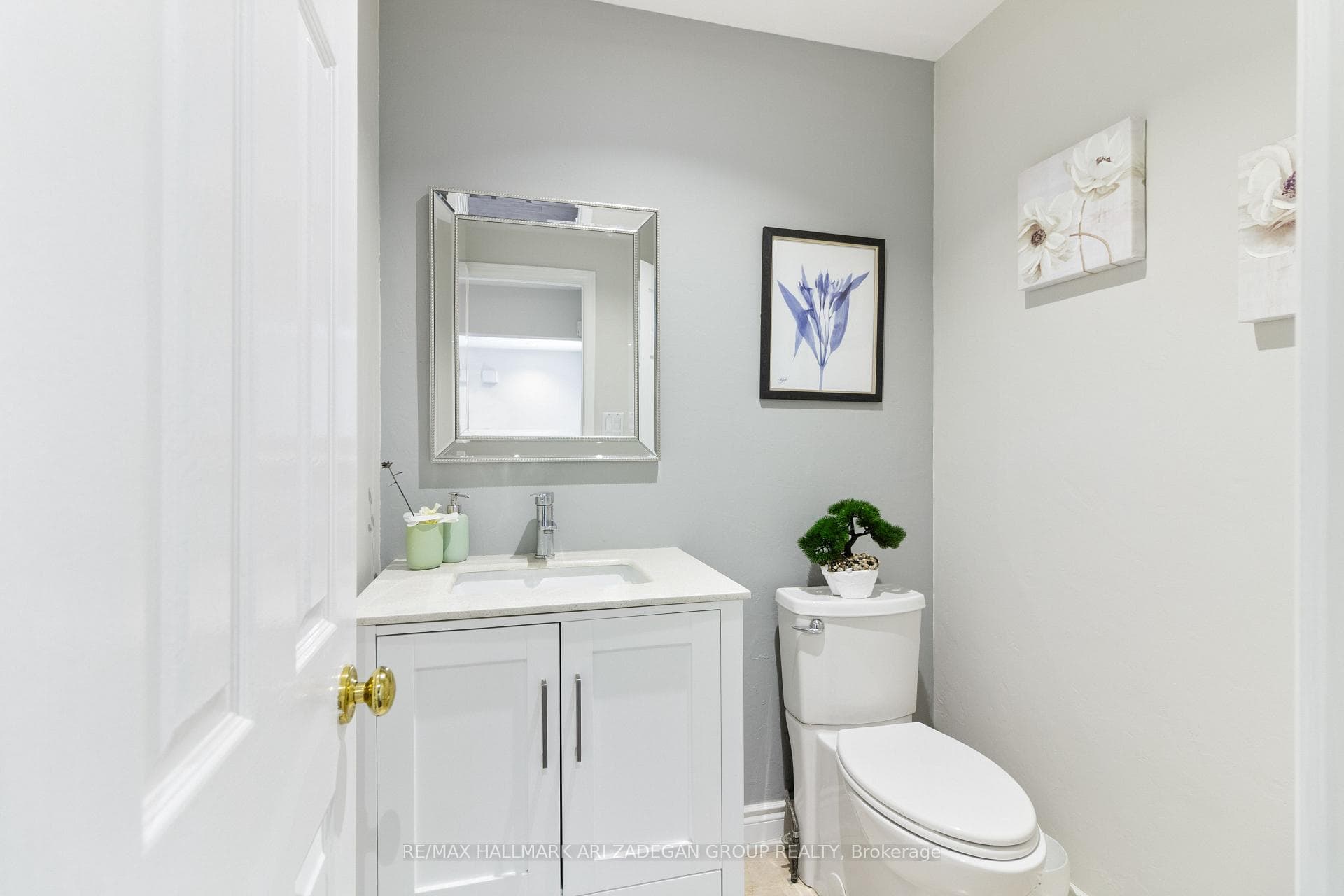 149 Roseborough Crescent photo 11