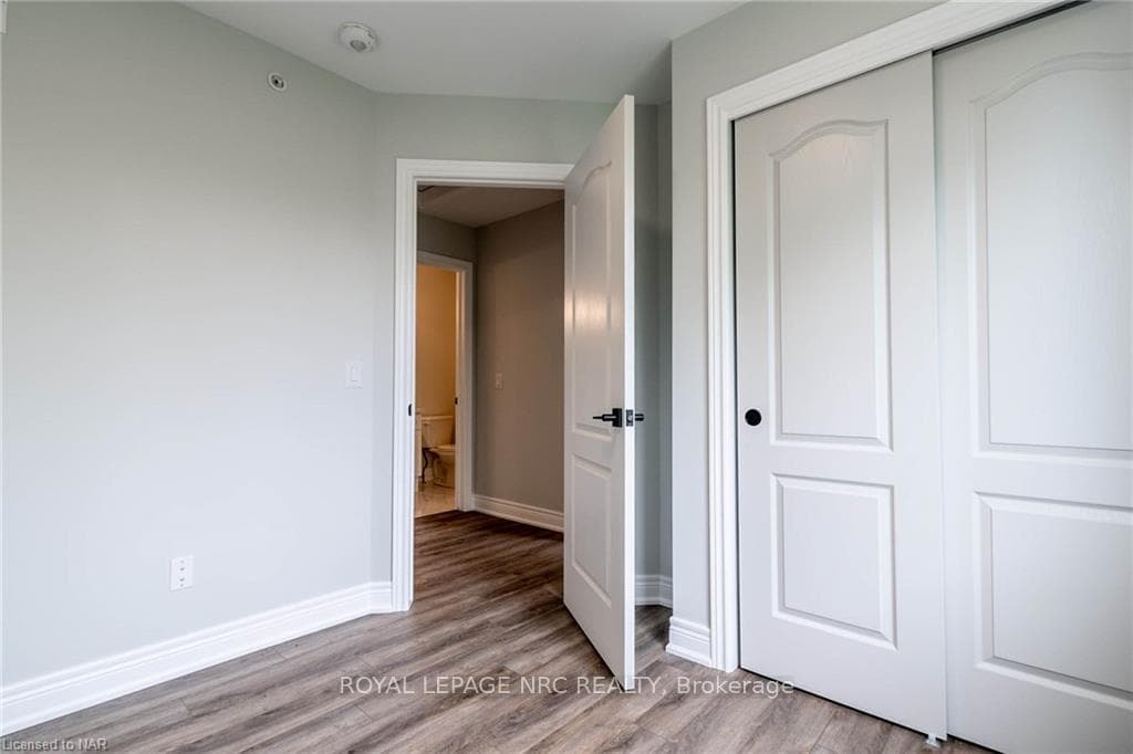 121A Moffatt Street Unit 10 photo 23