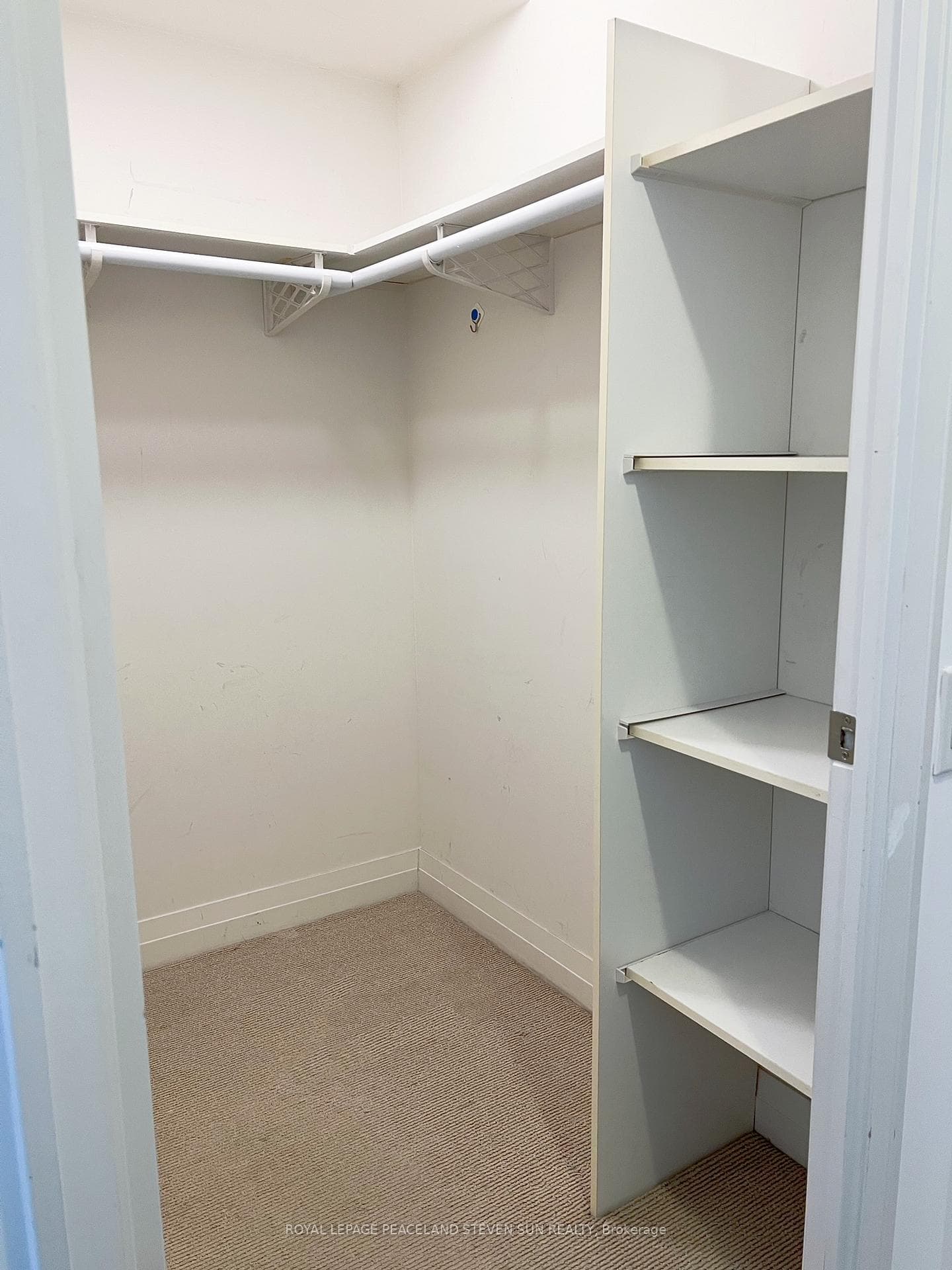 25 Carlton Street Unit 326 photo 6