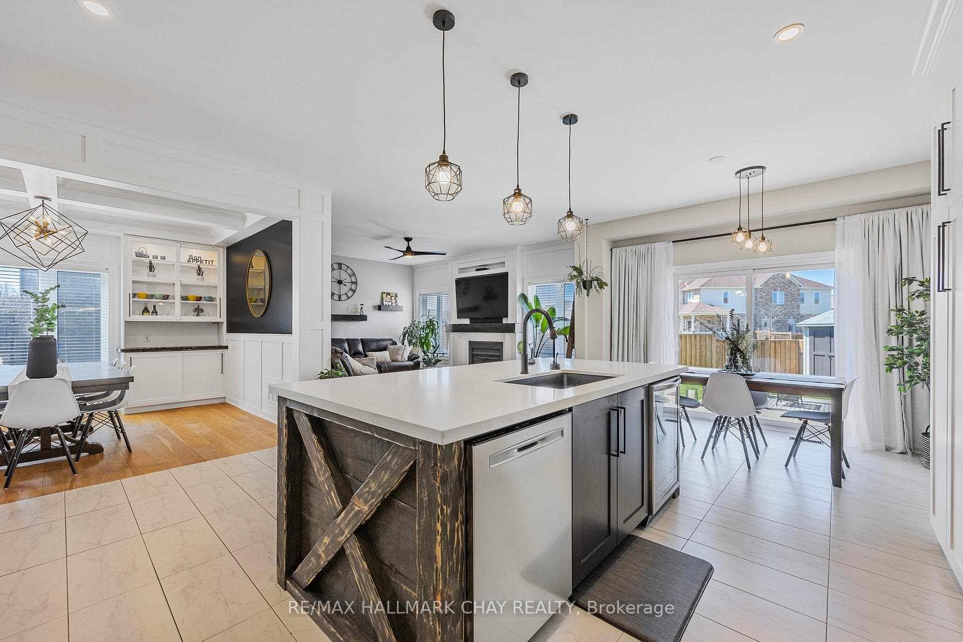 118 Hutchinson Drive photo 12