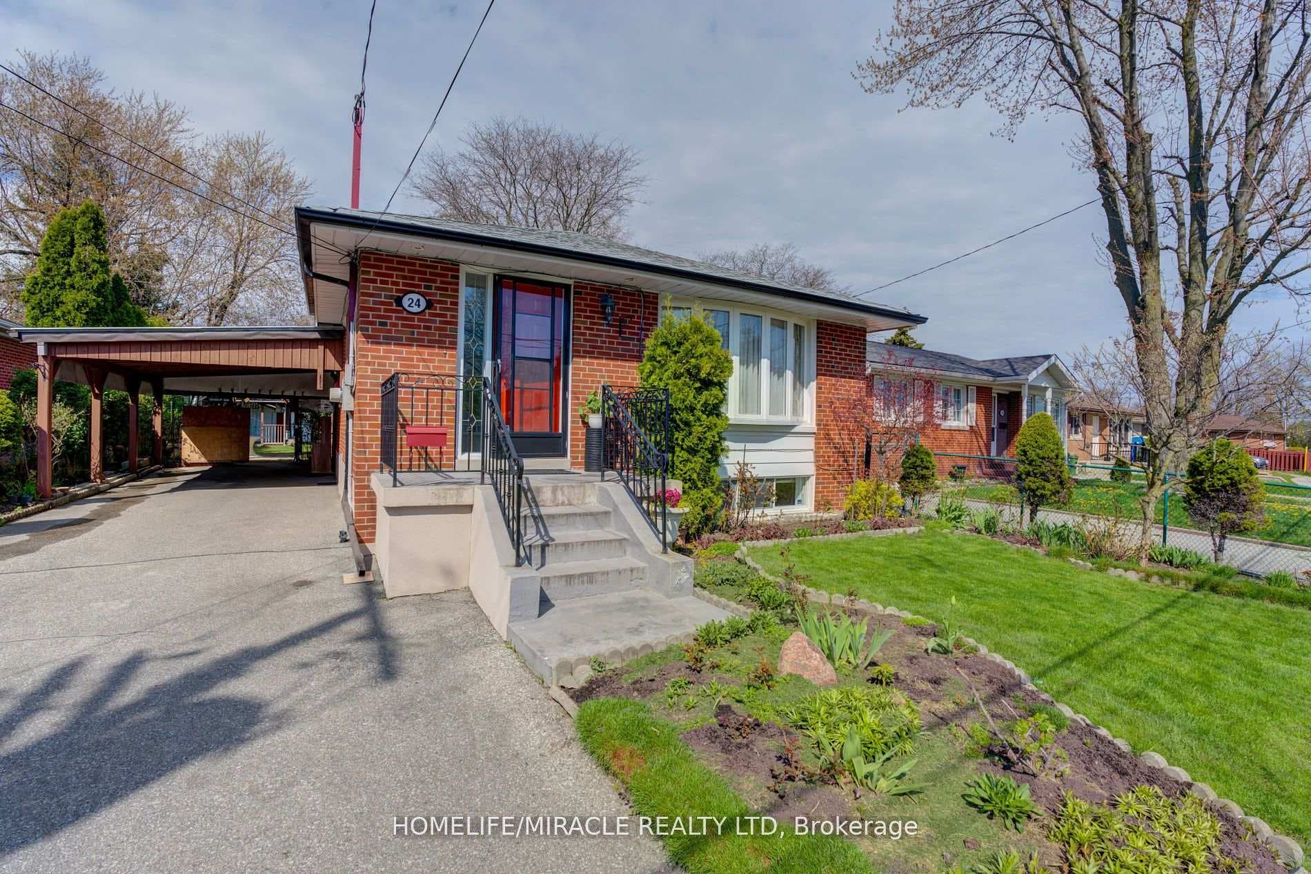 24 Ivanhoe Court photo 2