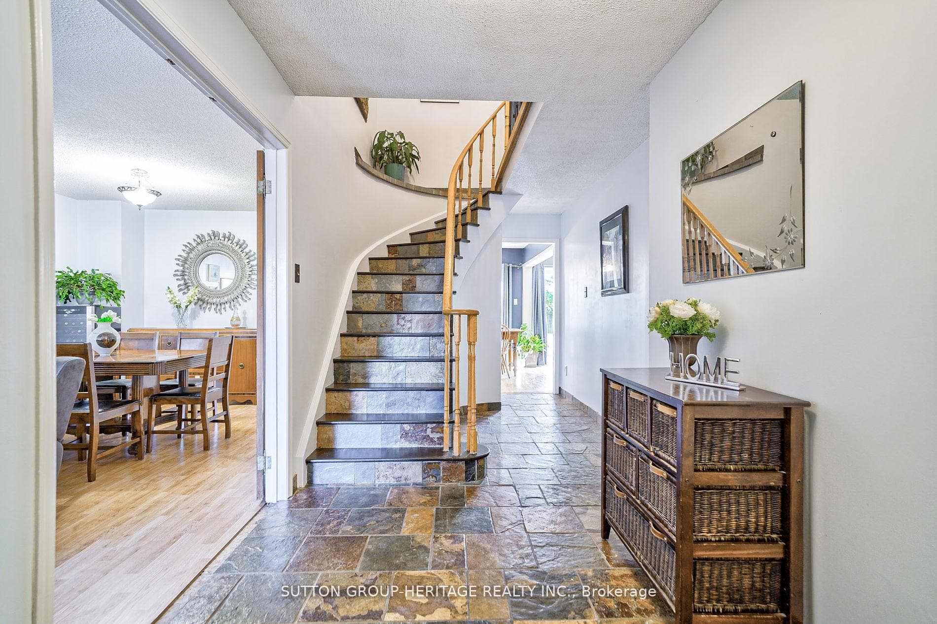 16 Dakin Drive photo 5