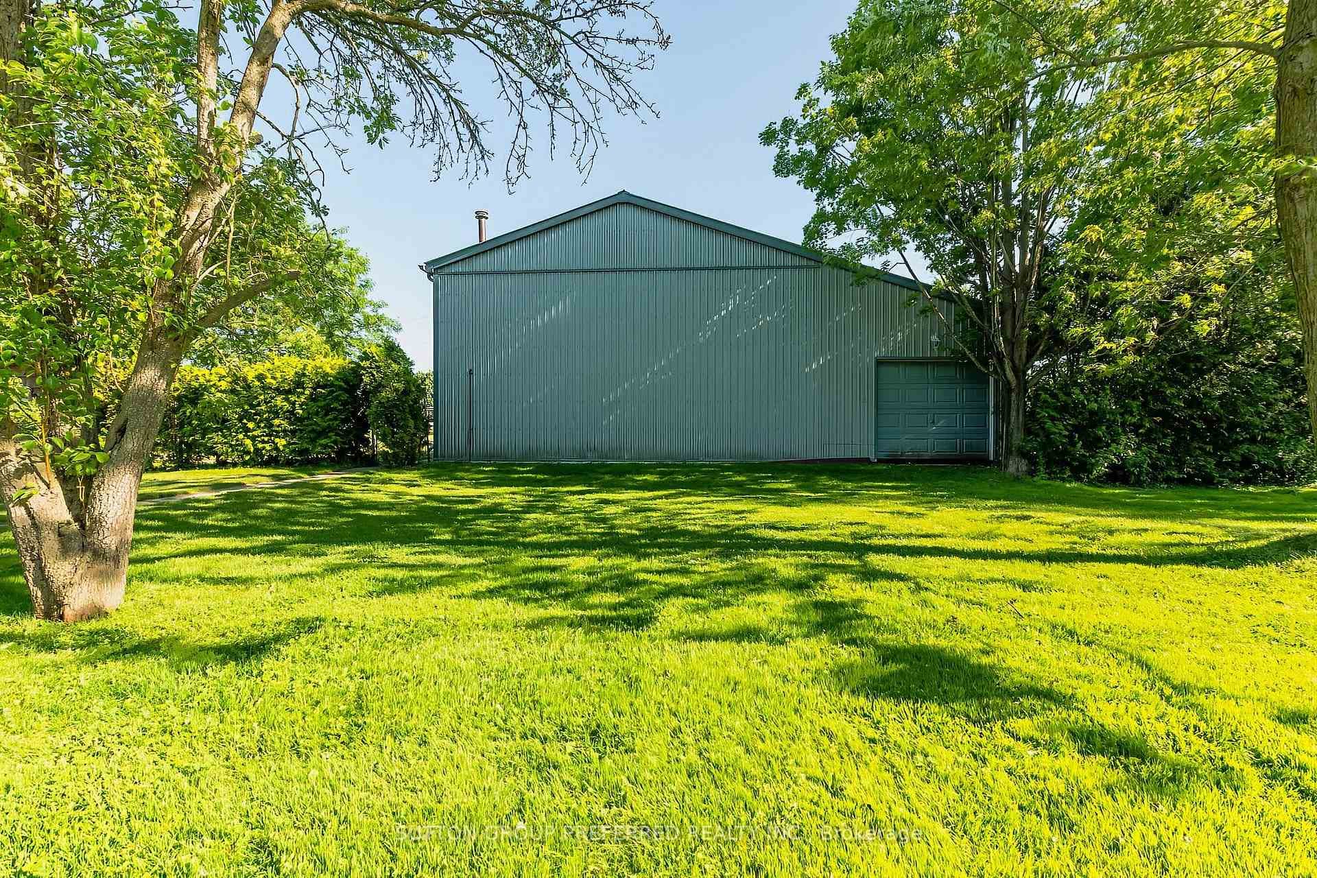 5085 Wellington Road photo 8