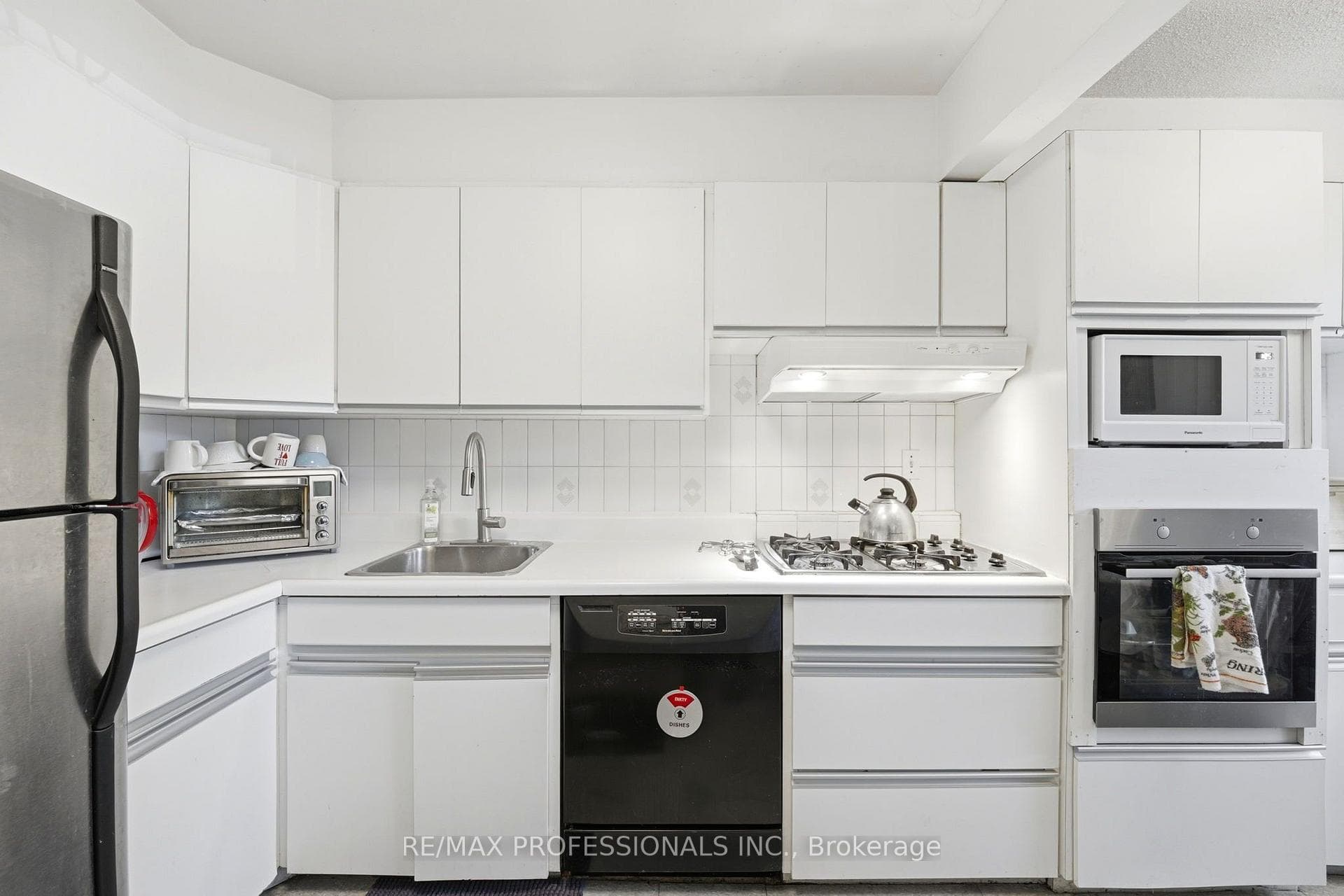 48 Three Valleys Drive Unit 12 photo 9