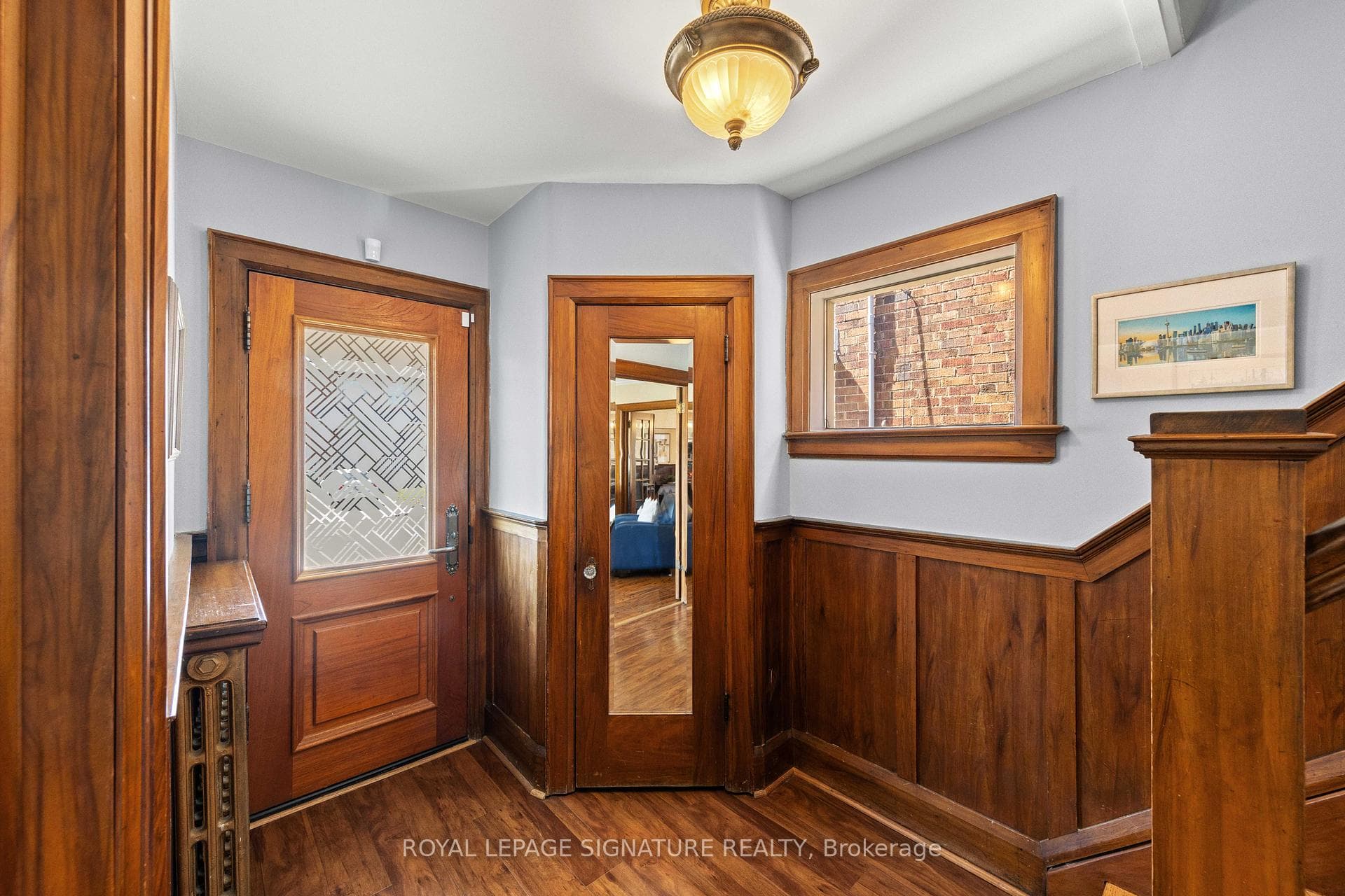 Entryway with closet