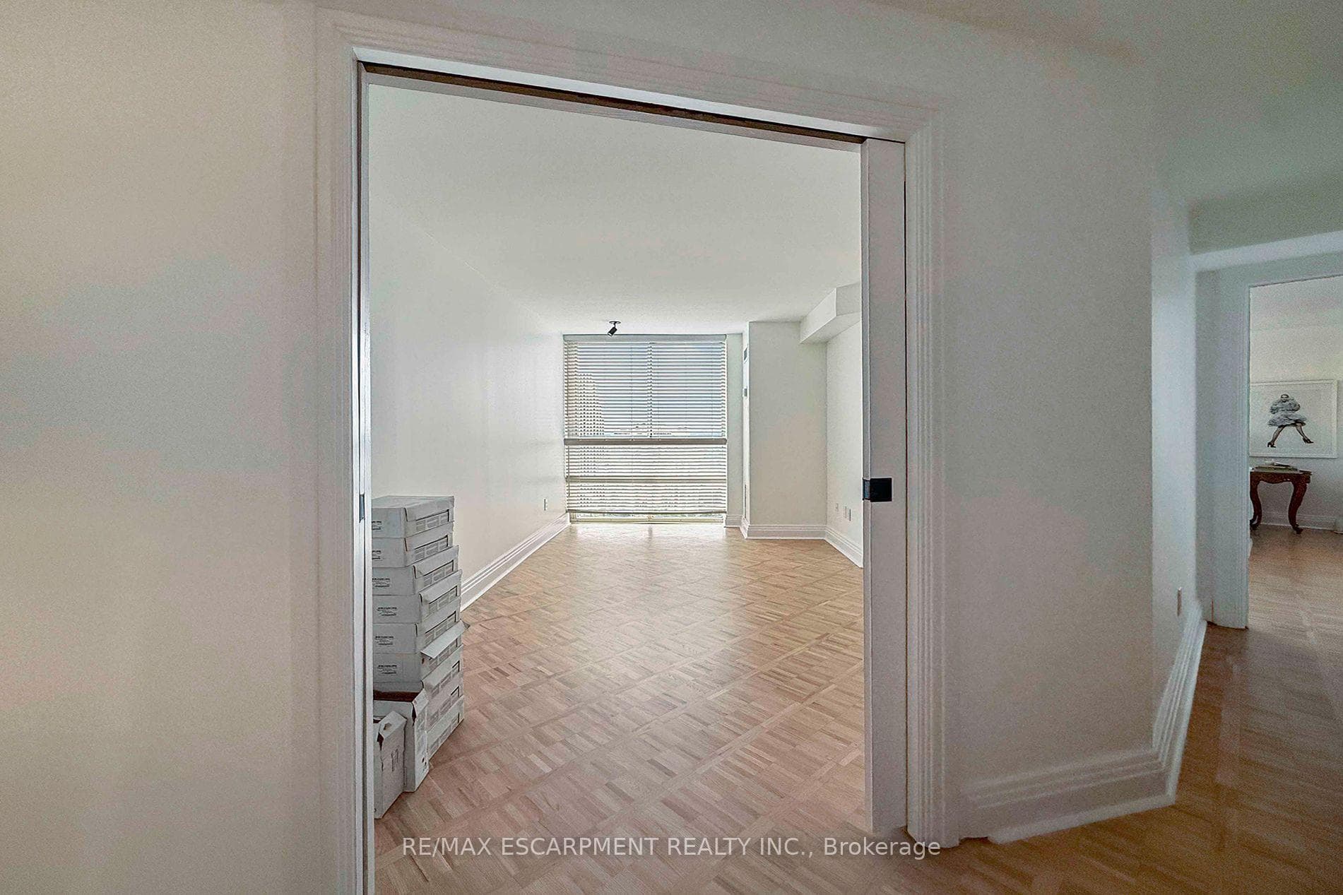 3650 Kaneff Crescent Unit 2804 photo 15