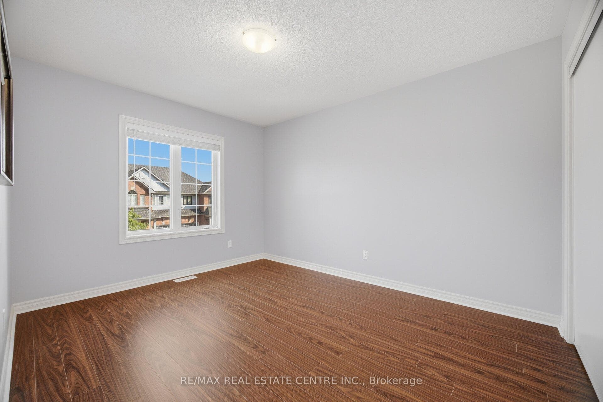 366 Hobbs Crescent photo 35