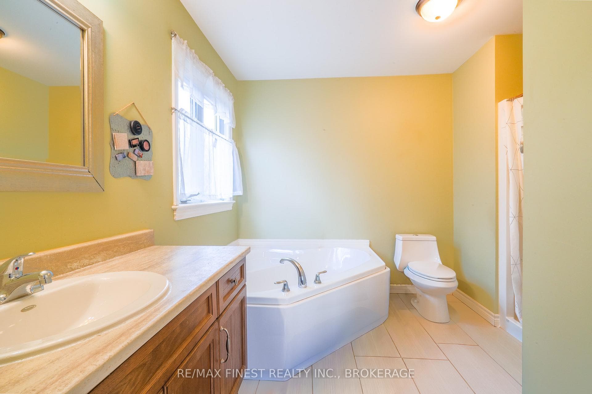 23 Creighton Drive photo 8