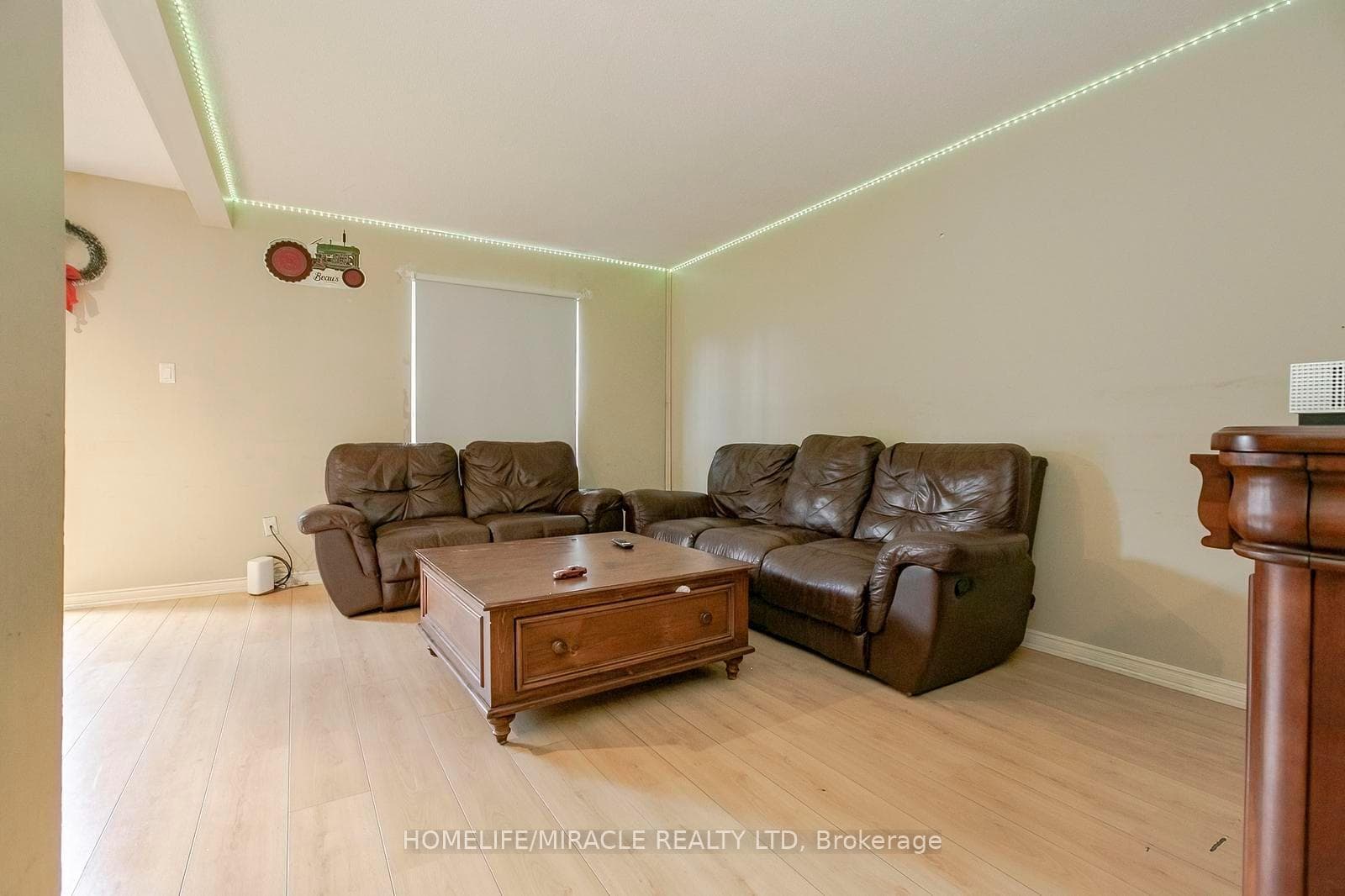 47 Longbourne Crescent photo 12