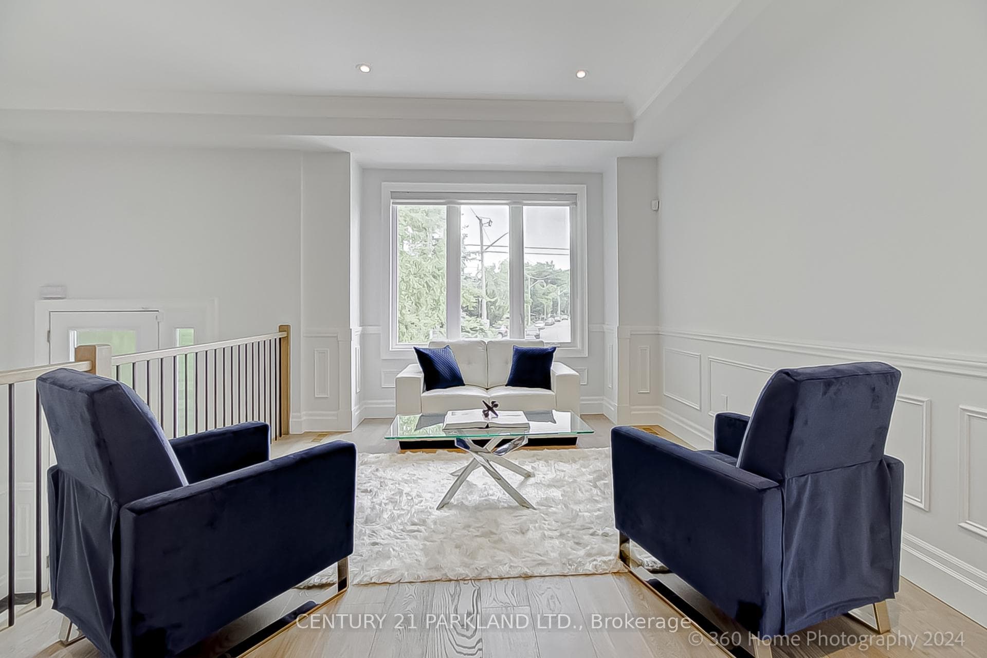 Living Room w/ bay window