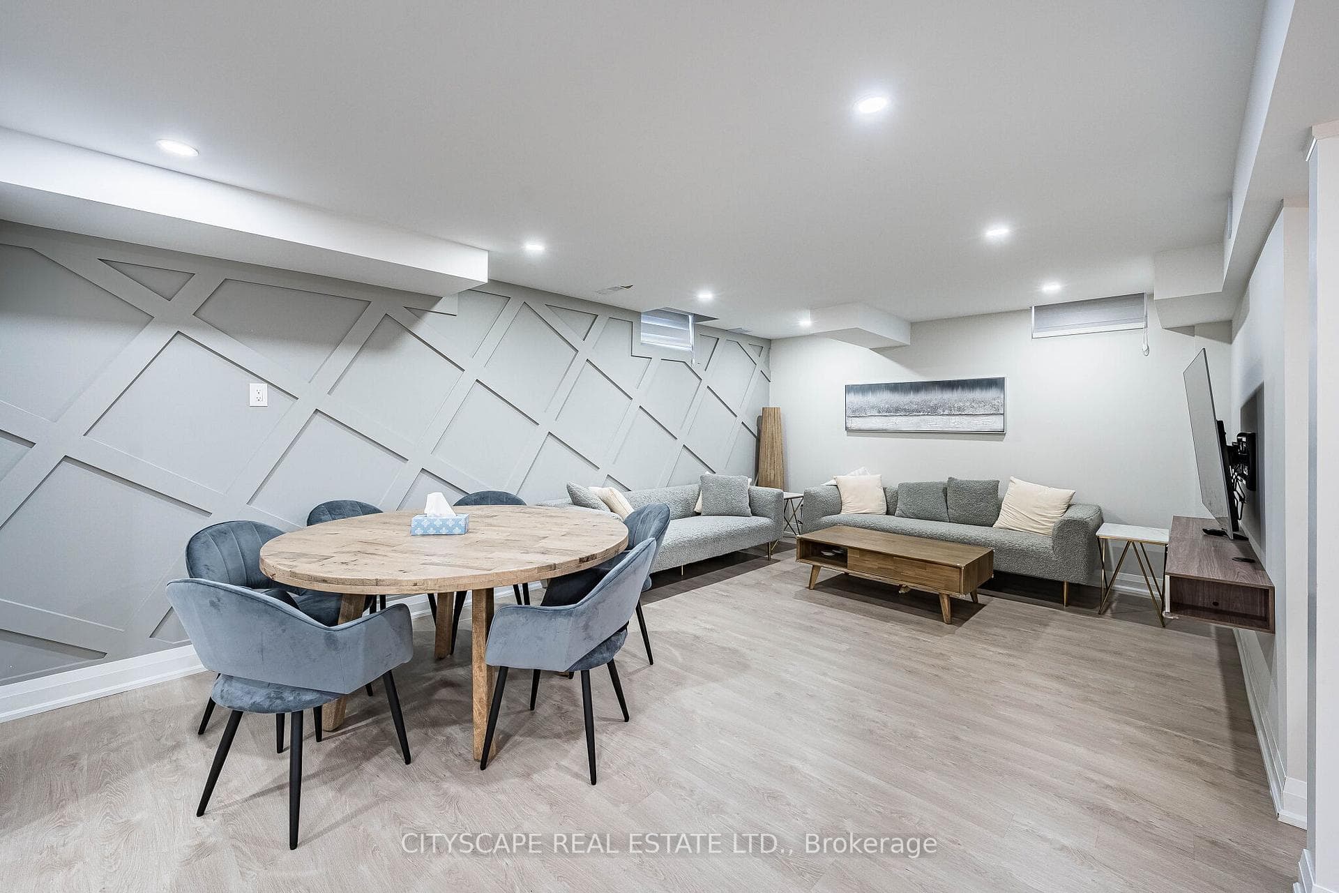 54 Ezra Crescent photo 33
