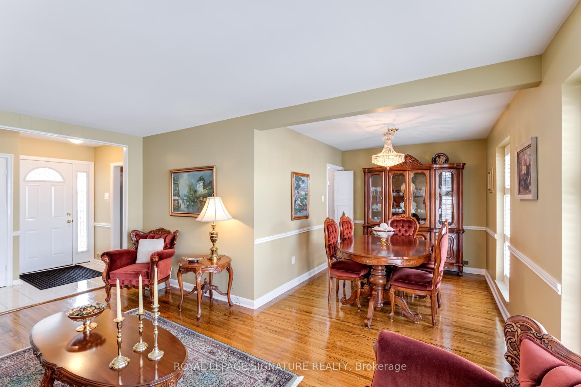 L-Shape Living/Dining