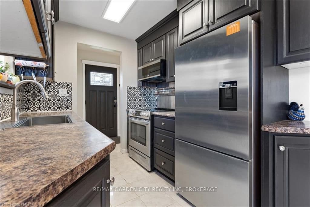 67 LOUIS Avenue photo 11