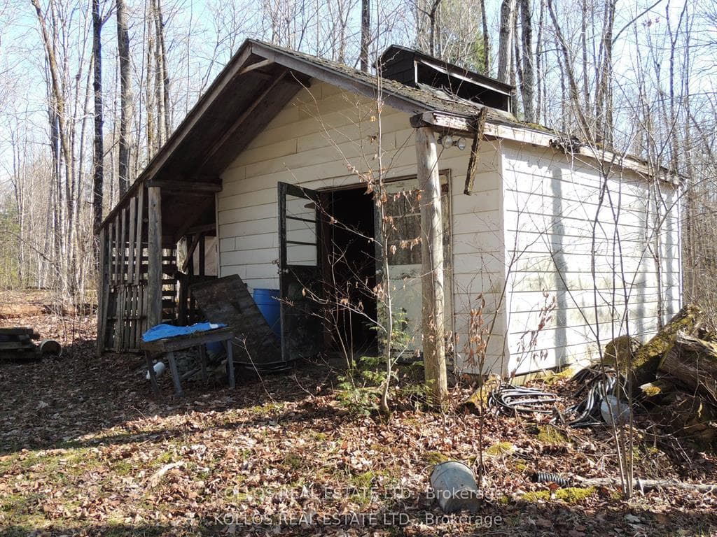 3028 Roger Stevens Drive photo 7