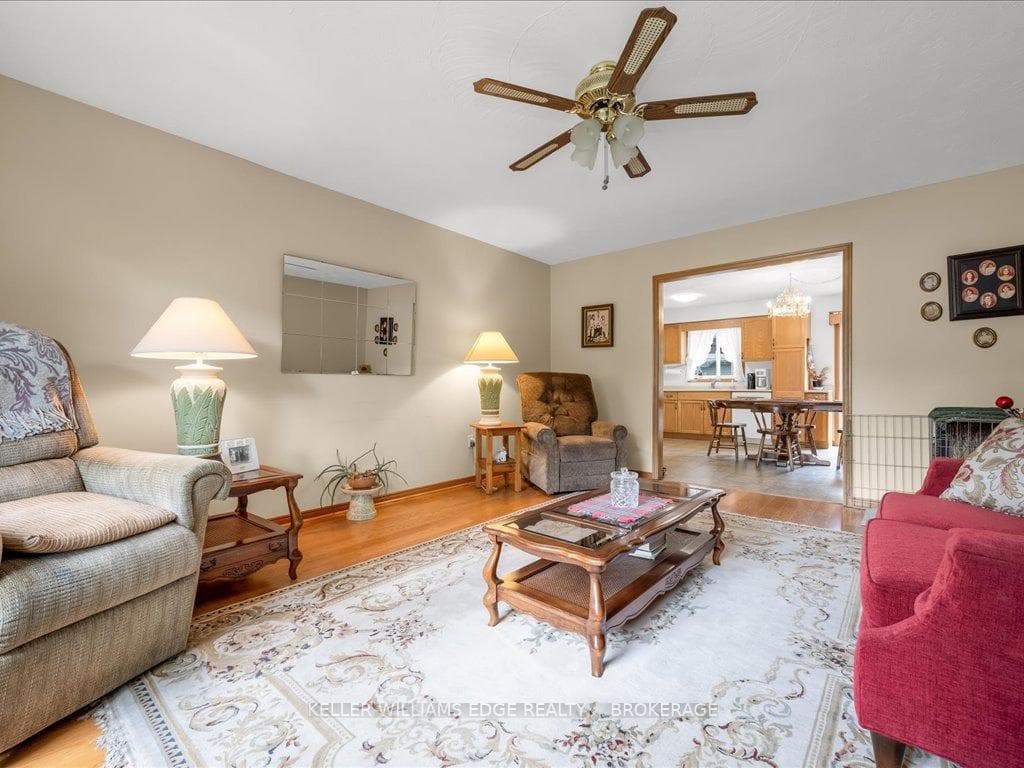 3245 HYMAN Avenue photo 13