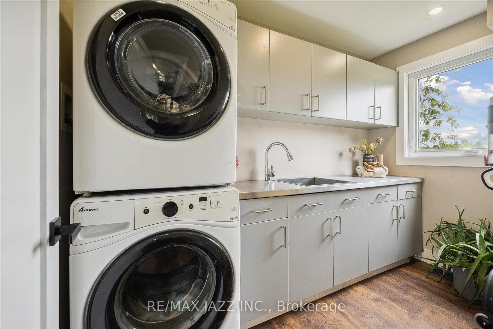 11561 Russell Road photo 18