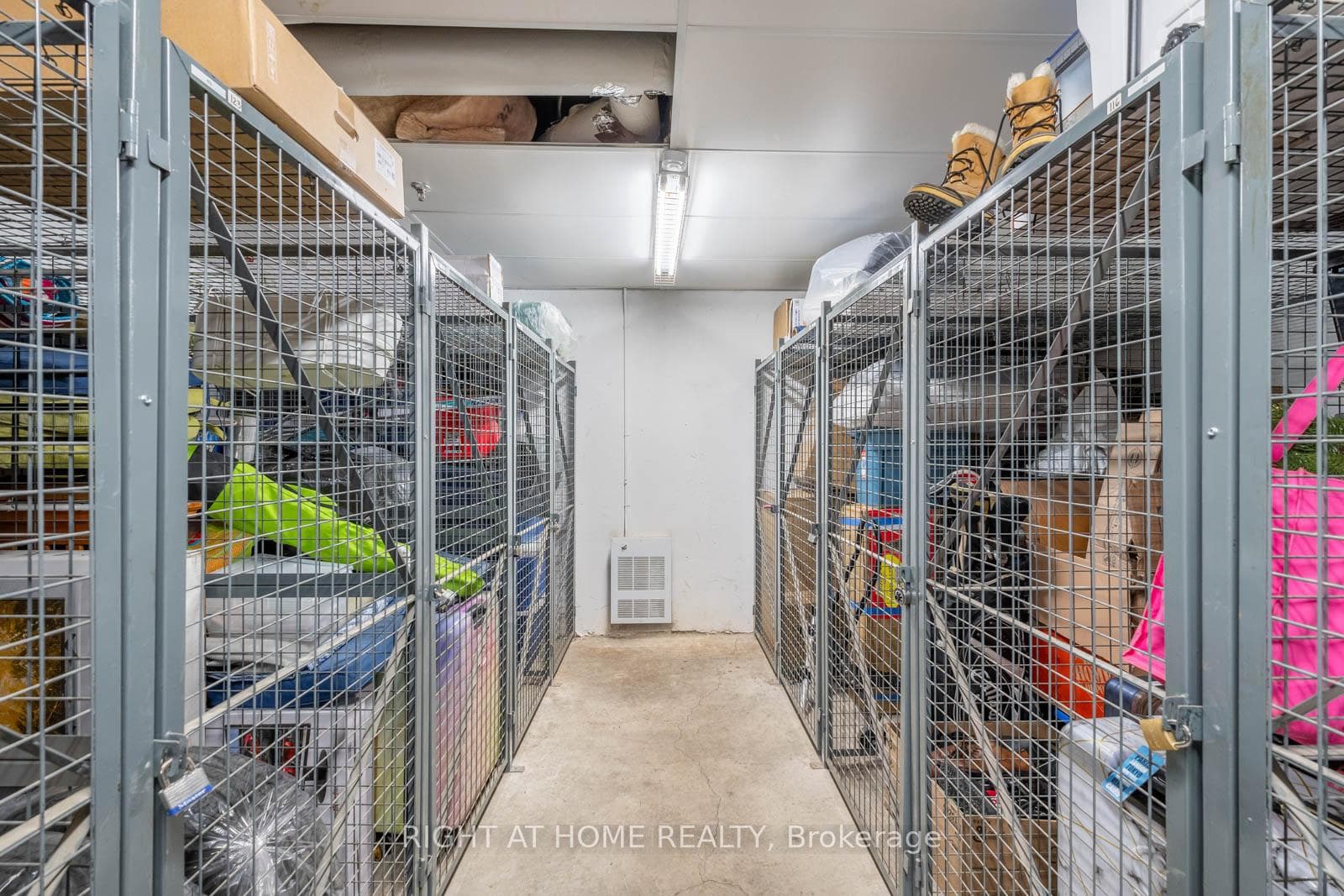 2320 Gerrard Street Unit 117 photo 27