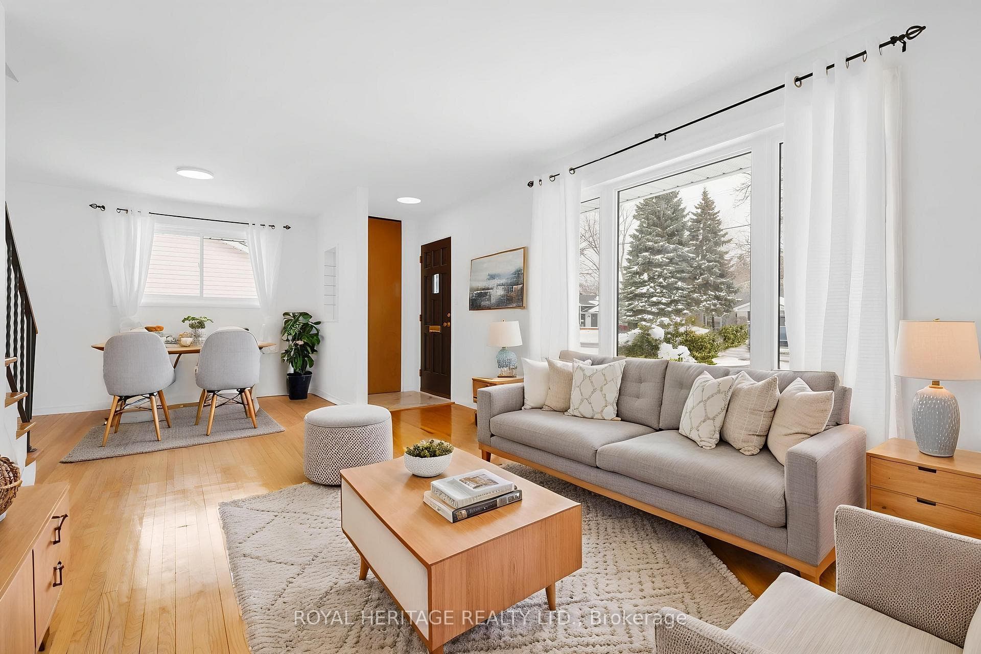 Bright & spacious living area-(virtually staged)