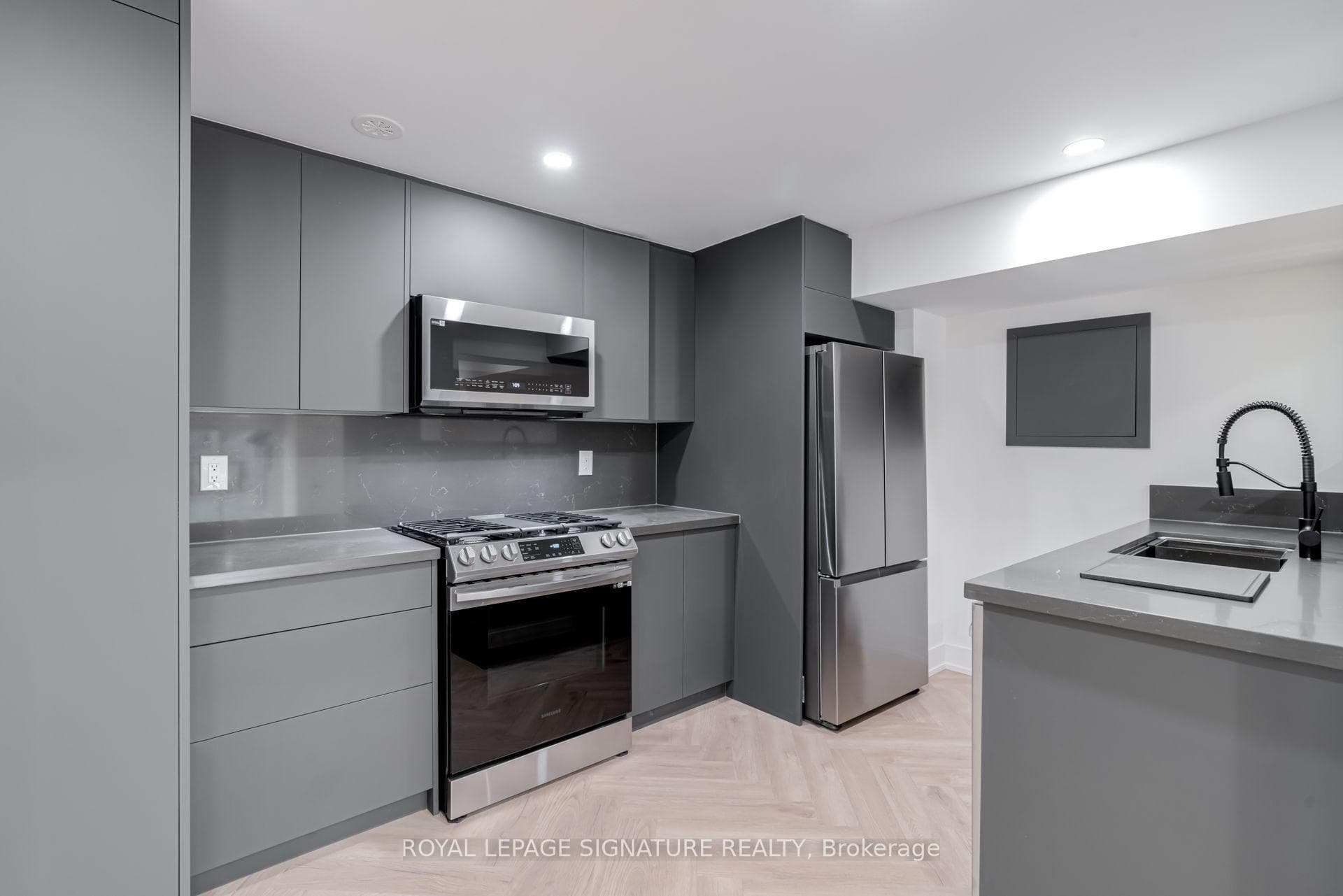 861 O'Connor Drive Unit 1 photo 10